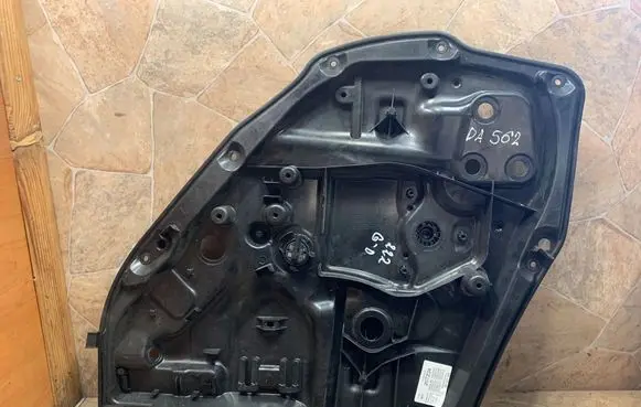 Mercedes-Benz S C217 Rear window lifting mechanism without motor A2220041699
