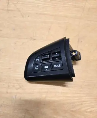 Honda CR-V Steering wheel buttons/switches 75B979