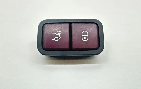 Mercedes-Benz S W220 Tailgate/boot open switch button 2208211479