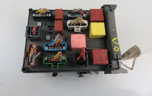 Renault Espace - Grand espace IV Central body control module 8200004201E