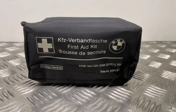 BMW 3 E90 E91 First aid kit 6949966