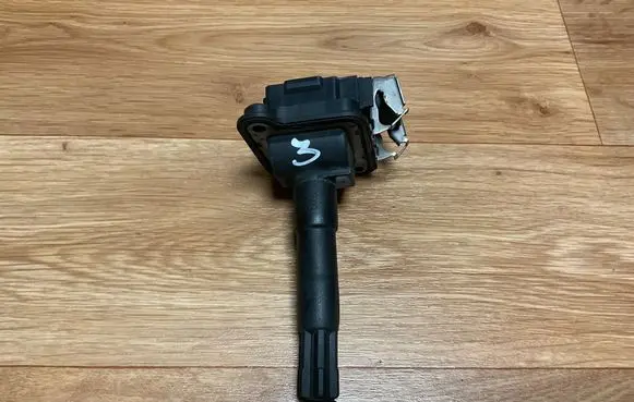 Volkswagen PASSAT B5 High voltage ignition coil 058905105 0040100013