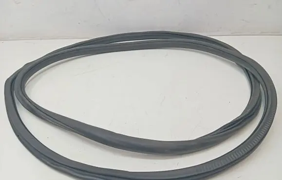 Porsche Cayenne (92A) Front door rubber seal 7P0867365