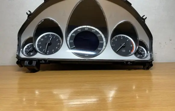 Mercedes-Benz E A207 Speedometer (instrument cluster) C326 A2129004313