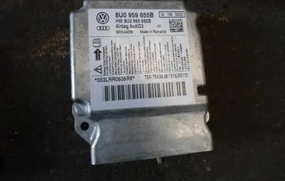 Audi Q3 8U Airbag control unit/module 8U0959655B 5WK44299