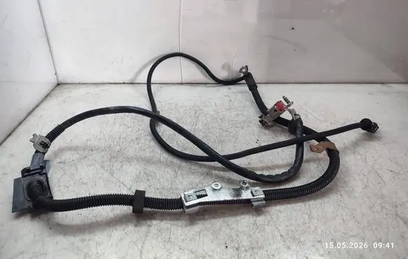 Mercedes-Benz C W204 Positive cable (battery) A2044402613
