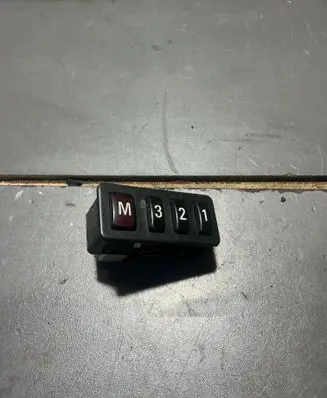 BMW 5 E39 Seat control switch 8352160