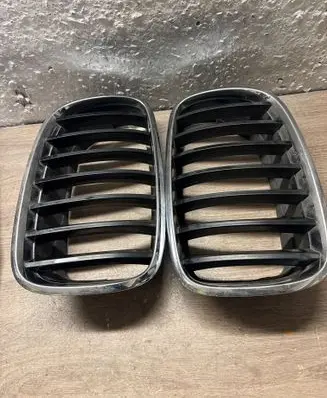 BMW X5 E70 Front bumper upper radiator grill 7171396