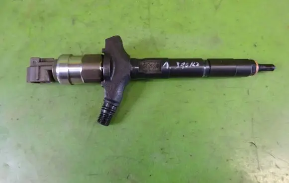 Opel Signum Fuel injector 8-97239161-7
