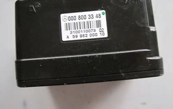 Mercedes-Benz E A207 Central locking vacuum pump 0008003348 A0008003348