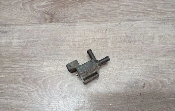 Volvo XC70 Turbo solenoid valve 9470775