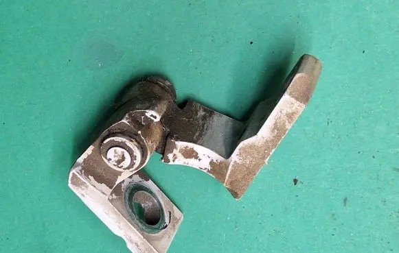 Volkswagen Caddy Front door upper hinge 