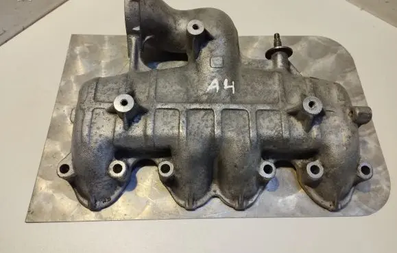 Audi A4 S4 B5 8D Intake manifold 038129713AD