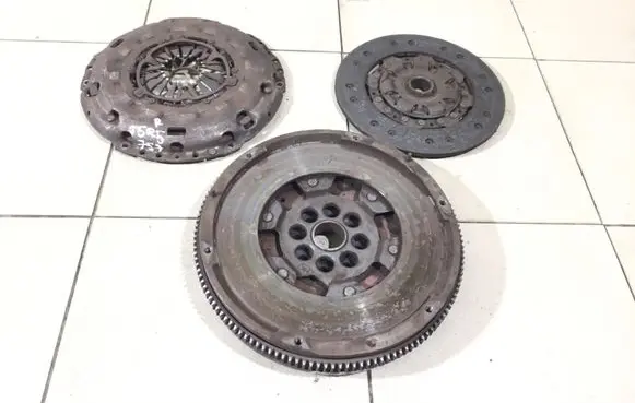 Volkswagen Transporter - Caravelle T5 Clutch set kit 070141031E 070105266G