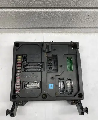 Volkswagen Sharan Fuse box set 108152001