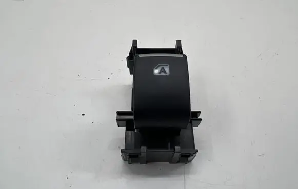 Toyota C-HR I Electric window control switch 193170