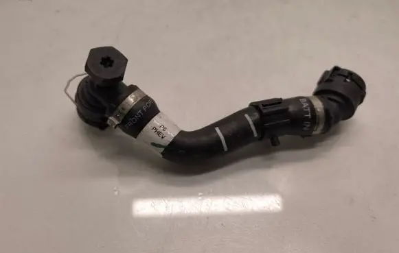 Land Rover Range Rover Sport L461 Engine coolant pipe/hose M8E28D144AC