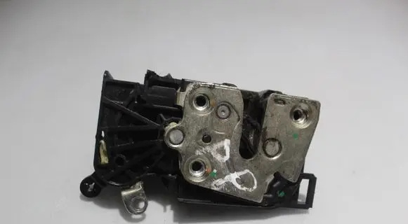 Dacia Sandero Front door lock