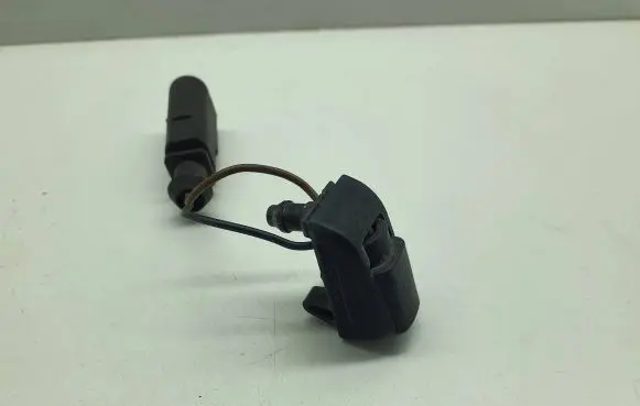 Skoda Octavia Mk2 (1Z) Windshield washer spray nozzle 1z0955986