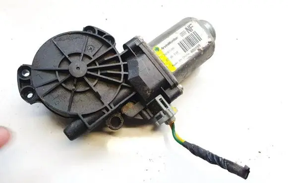 Hyundai Sonata Rear door window regulator motor 400899 0899nf
