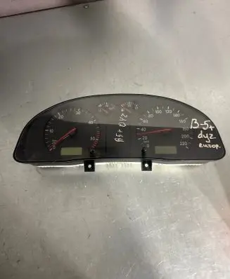 Speedometer (instrument cluster)