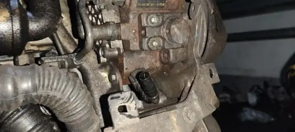 Volvo V50 Fuel injection high pressure pump 0445010102 9656300380
