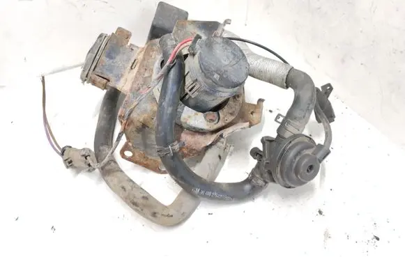 Opel Omega B1 Secondary air pump 90448806 90501596 90448811