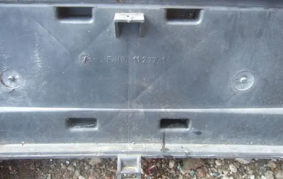Audi 80 90 B3 Bumper support mounting bracket corner 