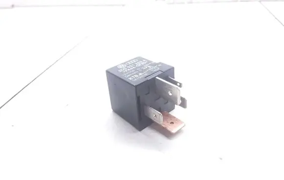Volkswagen Touareg I Other relay 3D0951253A
