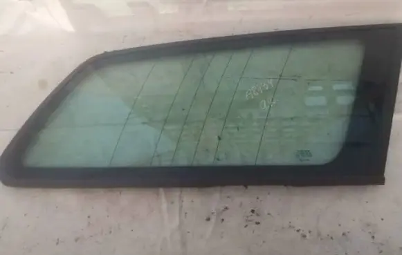 Volvo V50 Rear side window