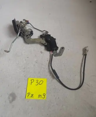 Suzuki Baleno EG Rear door lock 2394792