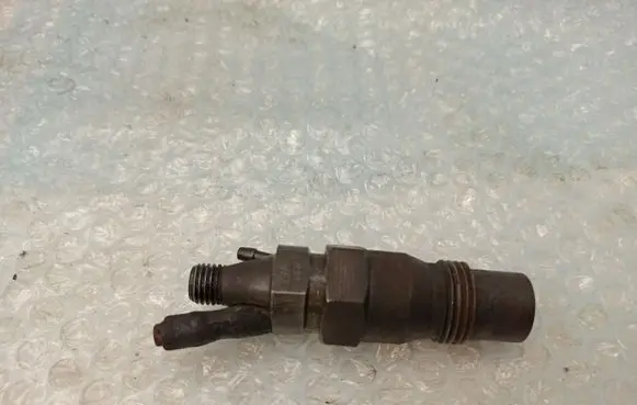 Mercedes-Benz COMPAKT W115 Fuel injector KCA30SD27