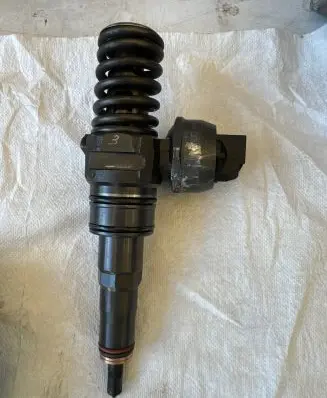 Volkswagen Golf Plus Fuel injectors set 038130073bq