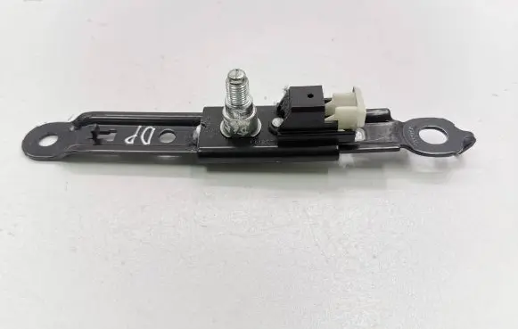 Toyota Auris E180 Seat belt adjustment rail F515001