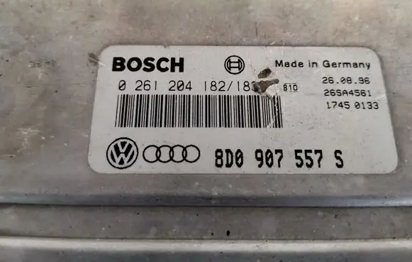 Audi A4 S4 B5 8D Engine control unit/module 0261204182 8D0907557S