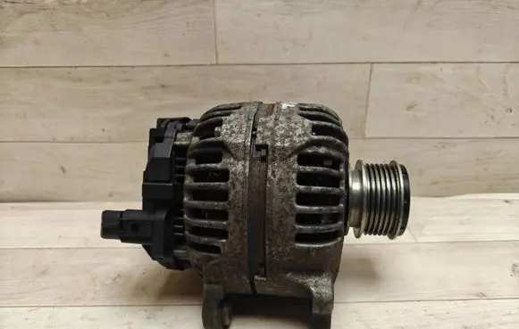 Skoda Octavia Mk2 (1Z) Generator/alternator 06F903023F 0124525091