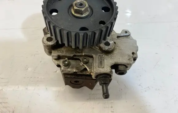 Opel Astra H Fuel injection high pressure pump 8973279241 0445010086
