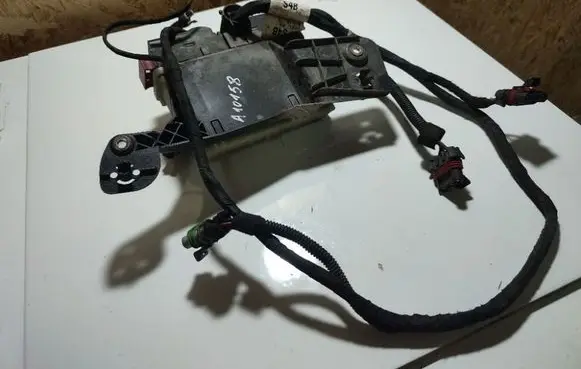 Opel Zafira A Coolant fan relay 09136989