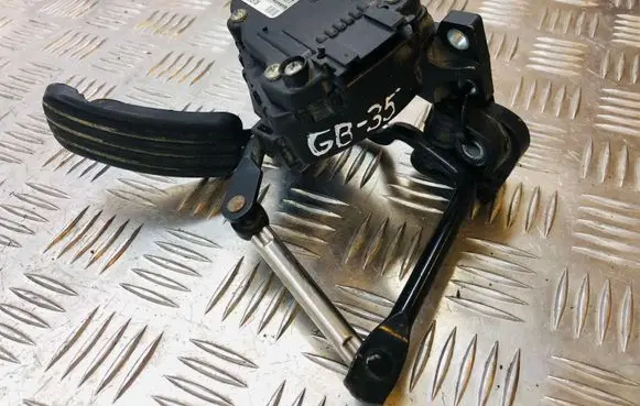 Renault Trafic II (X83) Accelerator throttle pedal 8200008477