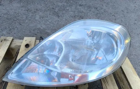 Opel Vivaro Headlight/headlamp 8200701354 93859829 89313970