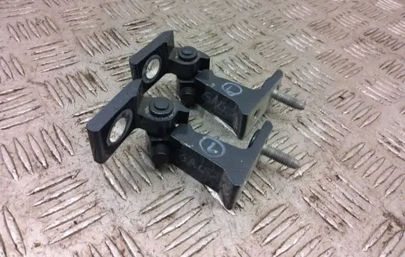 Seat Arona Rear door lower hinge a046575