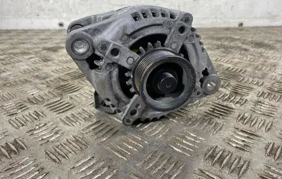 Hyundai Santa Fe Generator/alternator 373002G061