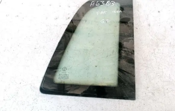 Fiat Idea Rear side window