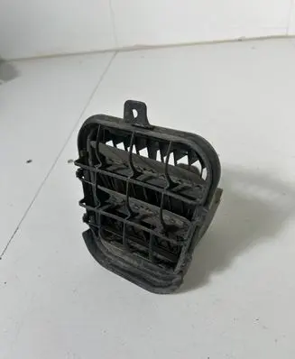 Audi A6 C7 Quarter panel pressure vent 4G9819161