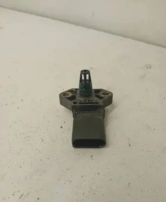 Audi A4 S4 B7 8E 8H Air pressure sensor 038906051C 0281002401