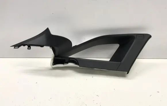 (D)pillar trim (top)