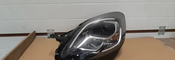 Ford Puma Headlight/headlamp 90202257