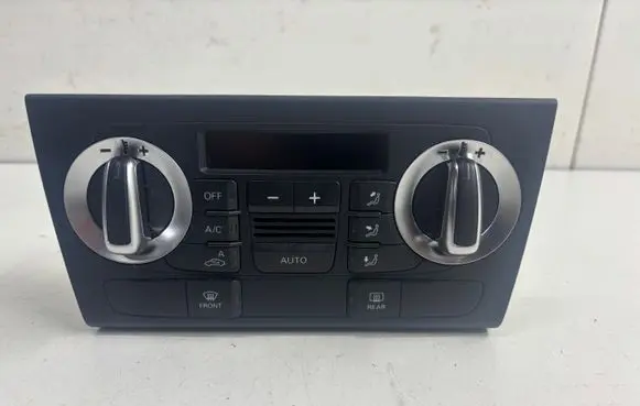 Audi Q3 8U Climate control unit 8U0820043D