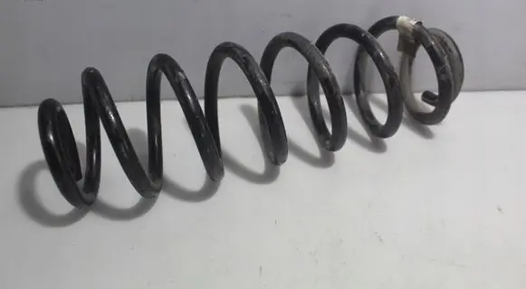 Volkswagen Touran III Coil spring/strut mount 