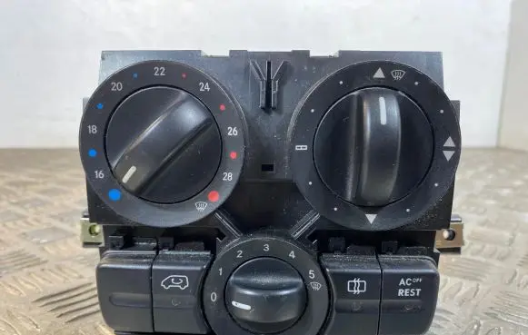 Mercedes-Benz Vito Viano W639 Climate control unit A6394450605 5HB00851204 A6394461328